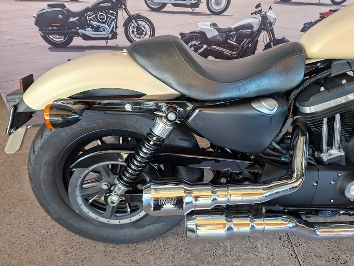 HARLEY-DAVIDSON 2015 HARLEY DAVIDSON 883CC XL883N IRON 883