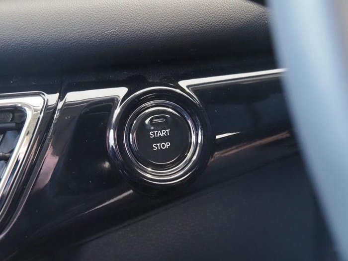 2025 Mahindra XUV700 AX7L