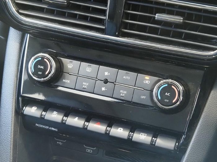 2025 Mahindra XUV700 AX7L