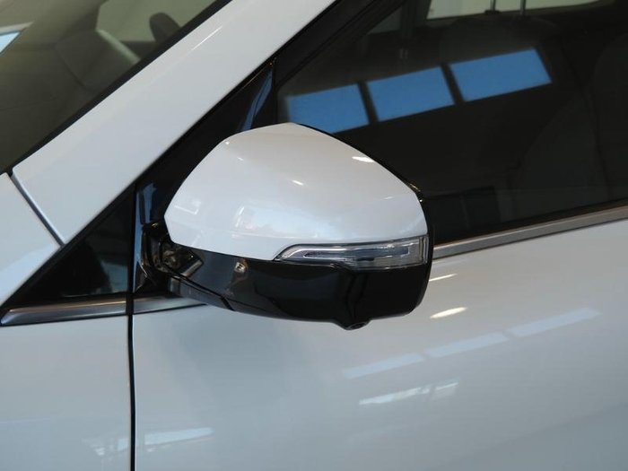 2025 Mahindra XUV700 AX7L