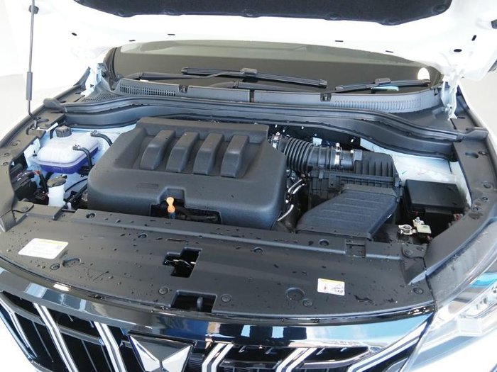 2025 Mahindra XUV700 AX7L