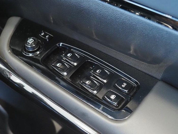 2025 Mahindra XUV700 AX7L