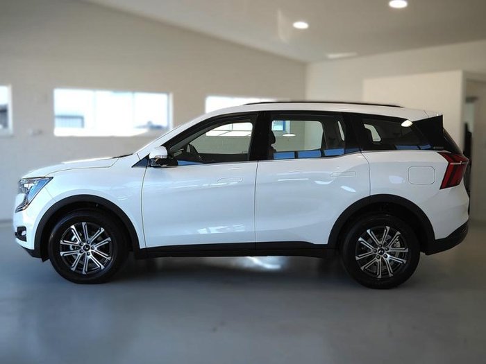 2025 Mahindra XUV700 AX7L