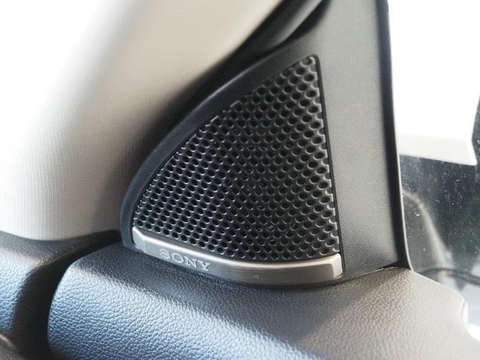 2025 Mahindra XUV700 AX7L