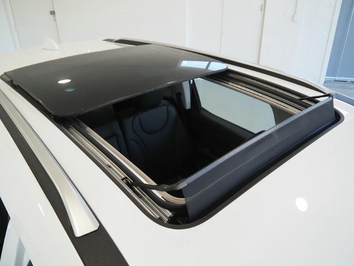 2025 Mahindra XUV700 AX7L