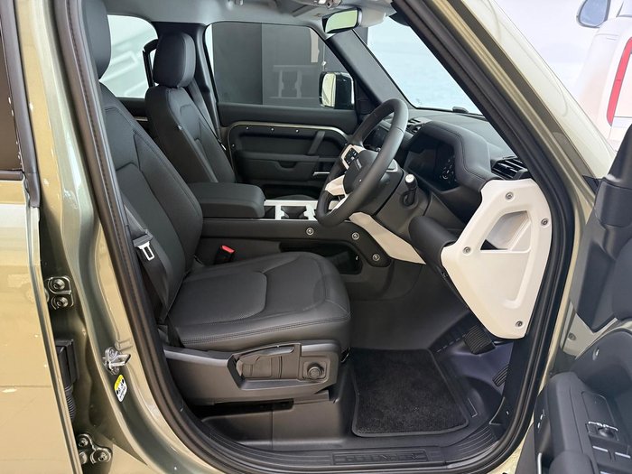 2025 Land Rover Defender 110 D250 S