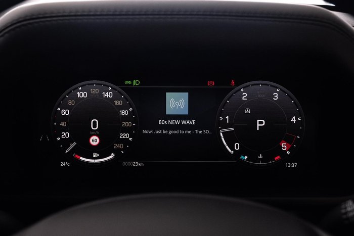 2025 Land Rover Defender 130 D350 X-Dynamic SE