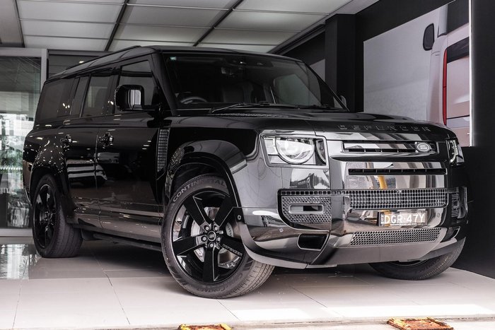 2025 Land Rover Defender 130 D350 X-Dynamic SE