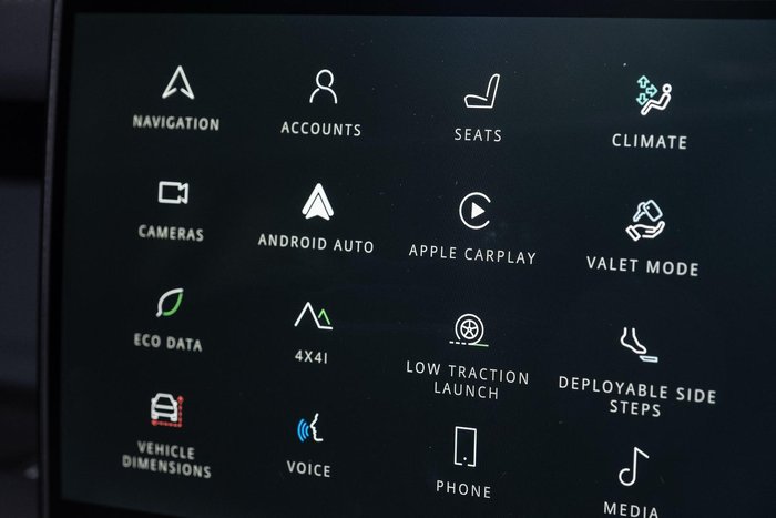 2025 Land Rover Defender 130 D350 X-Dynamic SE