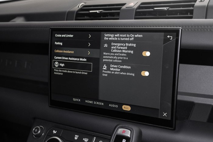 2025 Land Rover Defender 130 D350 X-Dynamic SE