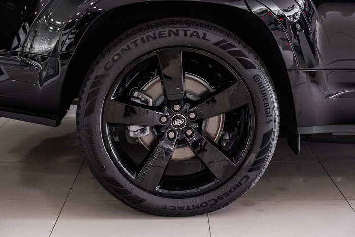 2025 Land Rover Defender 130 D350 X-Dynamic SE