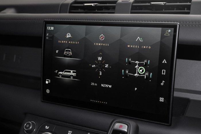 2025 Land Rover Defender 130 D350 X-Dynamic SE