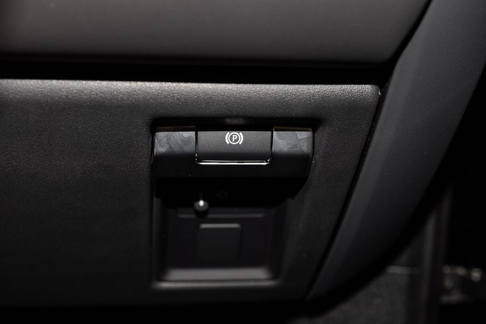 2025 Land Rover Defender 130 D350 X-Dynamic SE