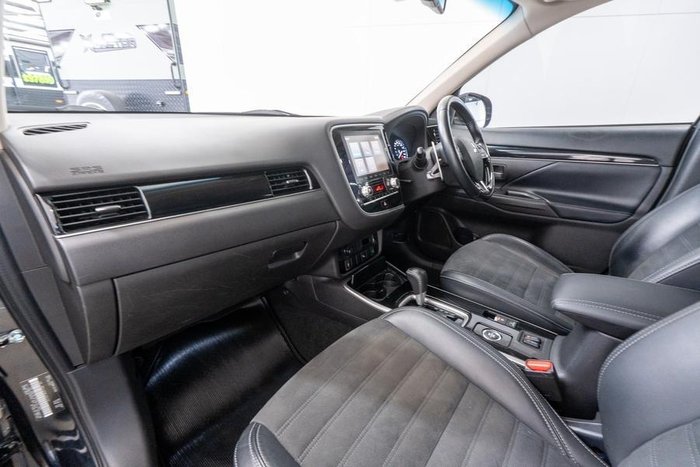 2021 Mitsubishi Outlander LS