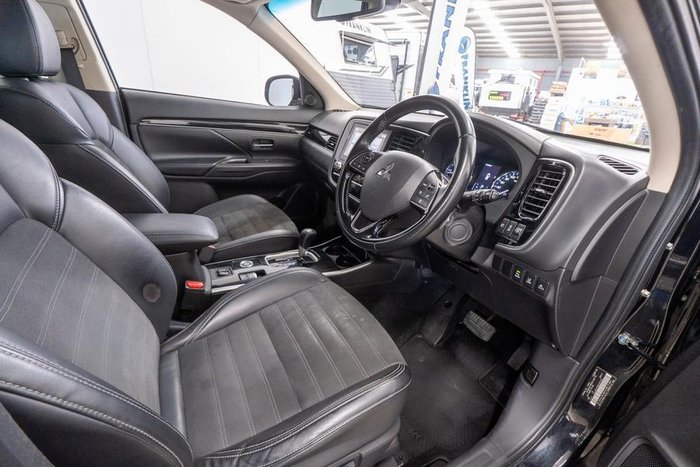 2021 Mitsubishi Outlander LS