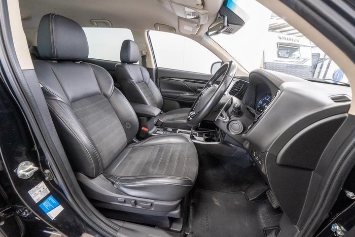 2021 Mitsubishi Outlander LS