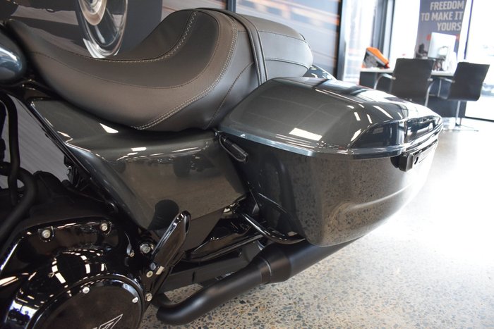 2025 Harley-davidson FLHX STREET GLIDE (117) Iron Horse Metallic