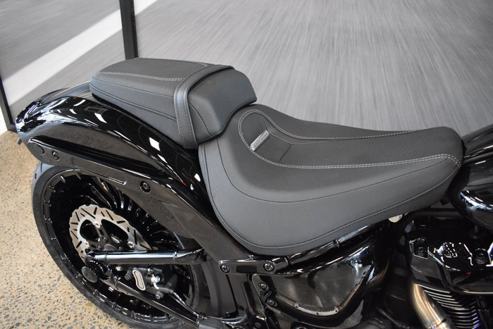 2025 Harley-davidson FXBR BREAKOUT (117) VIVID BLACK