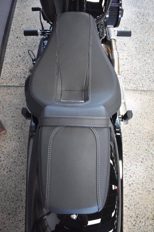 2025 Harley-davidson FXBR BREAKOUT (117) VIVID BLACK