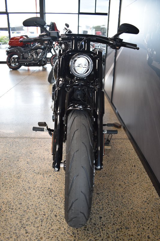 2025 Harley-davidson FXBR BREAKOUT (117) VIVID BLACK