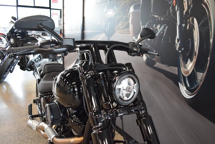 2025 Harley-davidson FXBR BREAKOUT (117) VIVID BLACK