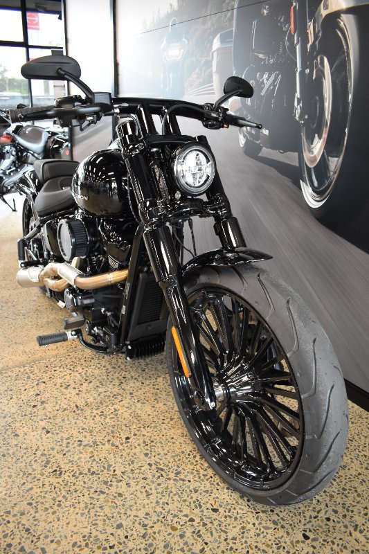 2025 Harley-davidson FXBR BREAKOUT (117) VIVID BLACK