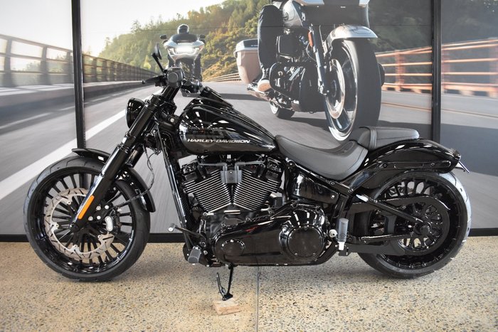 2025 Harley-davidson FXBR BREAKOUT (117) VIVID BLACK
