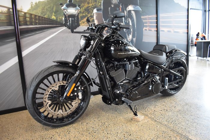 2025 Harley-davidson FXBR BREAKOUT (117) VIVID BLACK