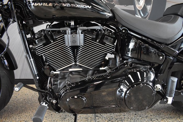 2025 Harley-davidson FXBR BREAKOUT (117) VIVID BLACK