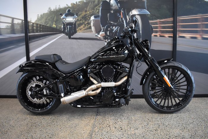 2025 Harley-davidson FXBR BREAKOUT (117) VIVID BLACK