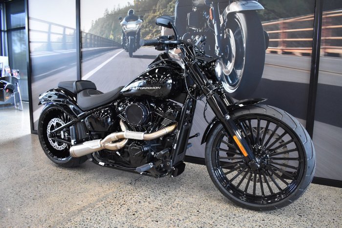 2025 Harley-davidson FXBR BREAKOUT (117) VIVID BLACK
