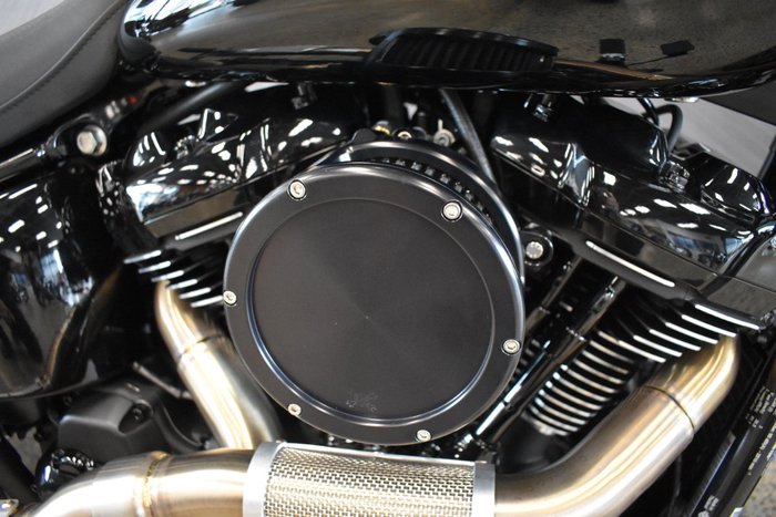 2025 Harley-davidson FXBR BREAKOUT (117) VIVID BLACK