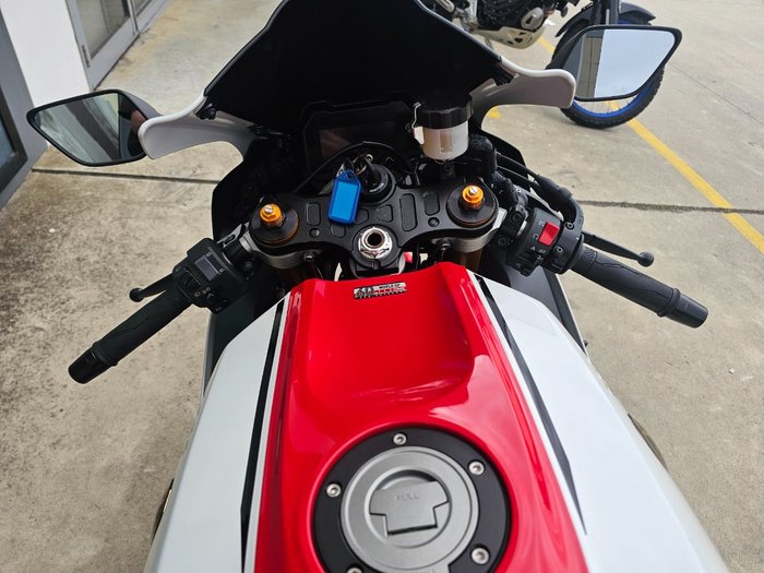 2022 Yamaha YZF-R7LA White