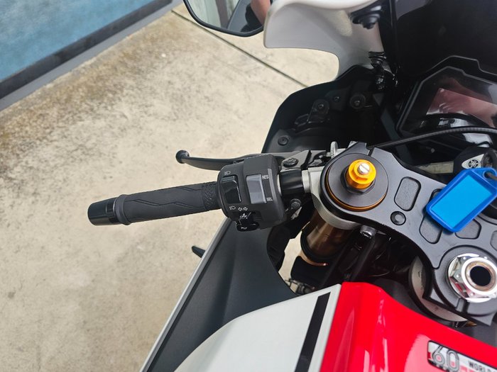 2022 Yamaha YZF-R7LA White