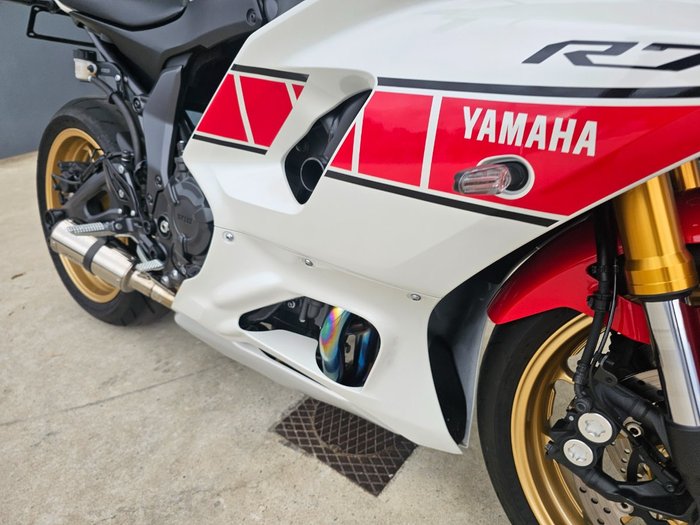 2022 Yamaha YZF-R7LA White