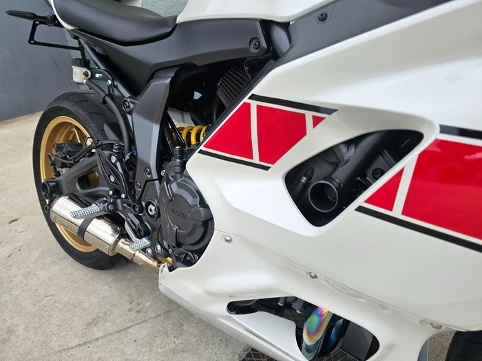 2022 Yamaha YZF-R7LA White