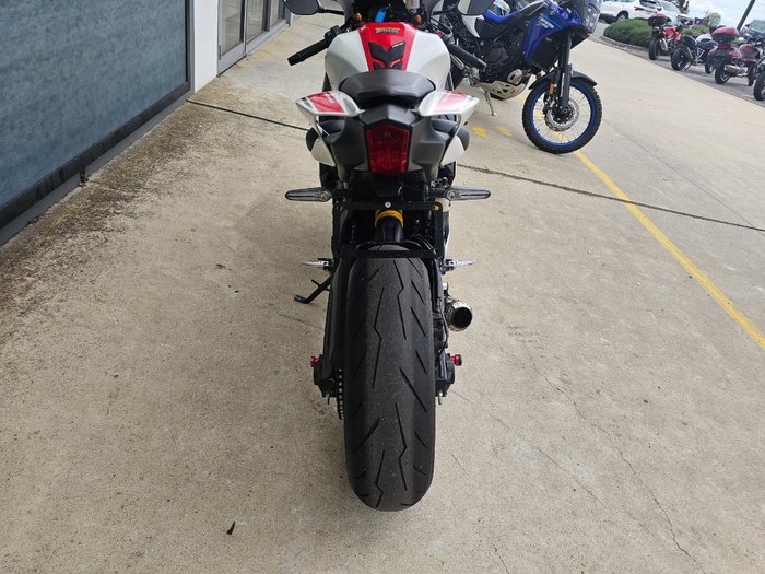 2022 Yamaha YZF-R7LA White