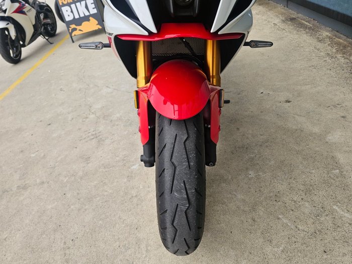 2022 Yamaha YZF-R7LA White