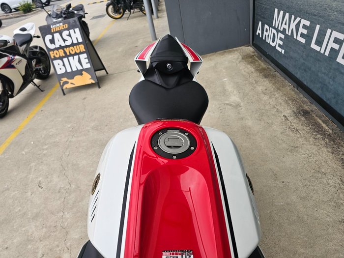 2022 Yamaha YZF-R7LA White