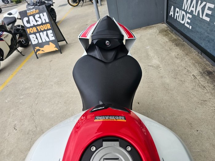 2022 Yamaha YZF-R7LA White