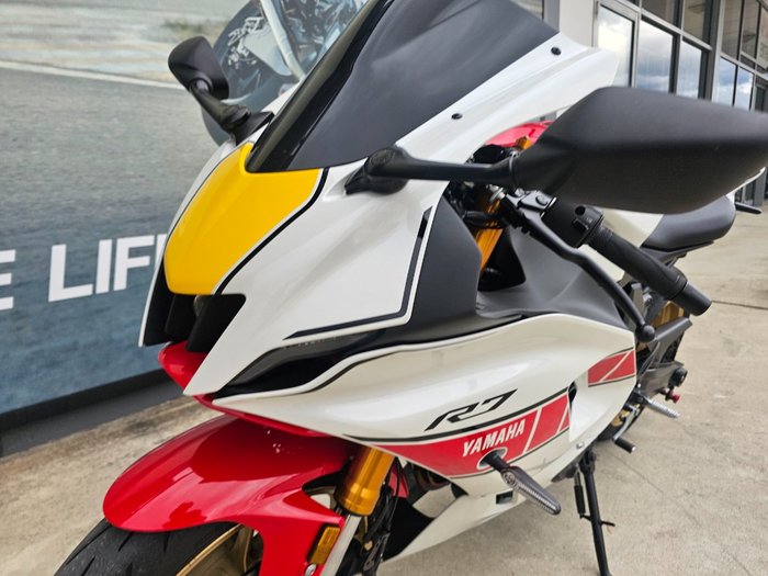 2022 Yamaha YZF-R7LA White