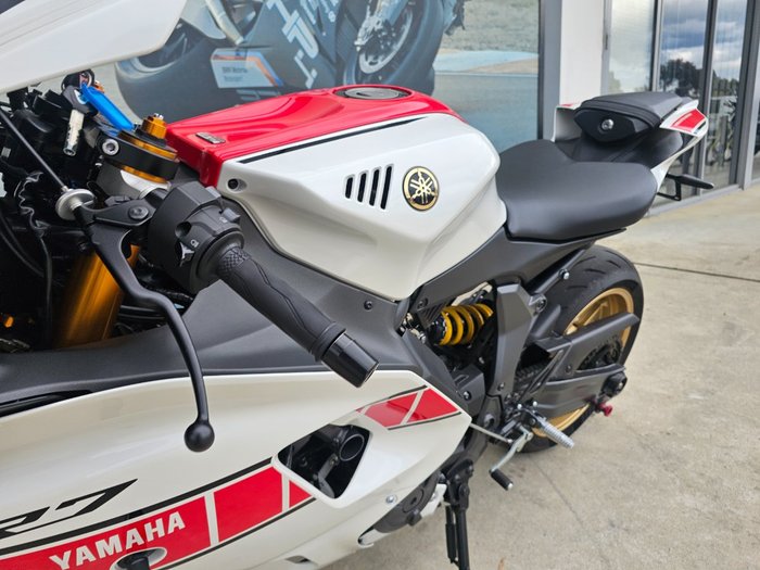 2022 Yamaha YZF-R7LA White