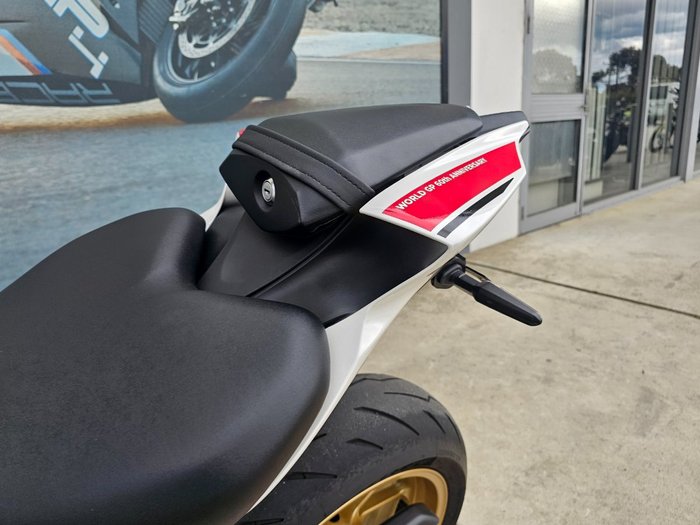 2022 Yamaha YZF-R7LA White