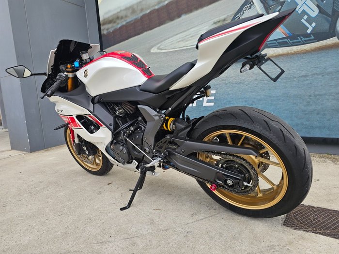 2022 Yamaha YZF-R7LA White
