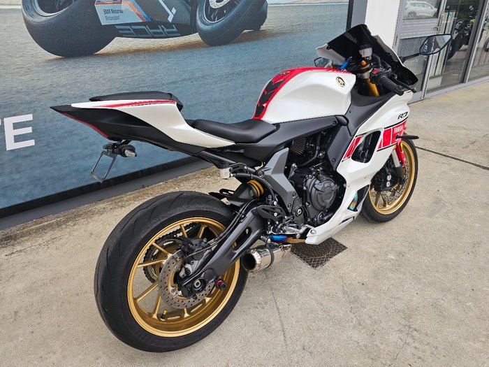 2022 Yamaha YZF-R7LA White