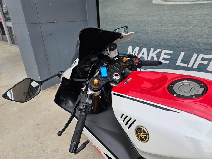 2022 Yamaha YZF-R7LA White