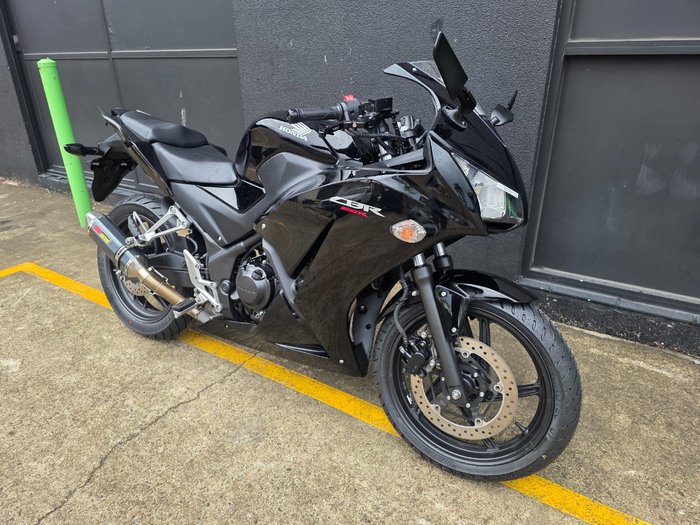 2016 Honda CBR300R BLACK