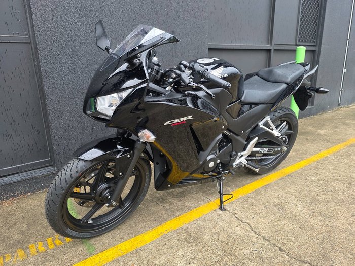 2016 Honda CBR300R BLACK