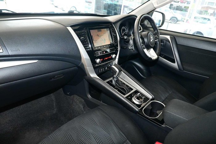 2024 Mitsubishi Pajero Sport GLS