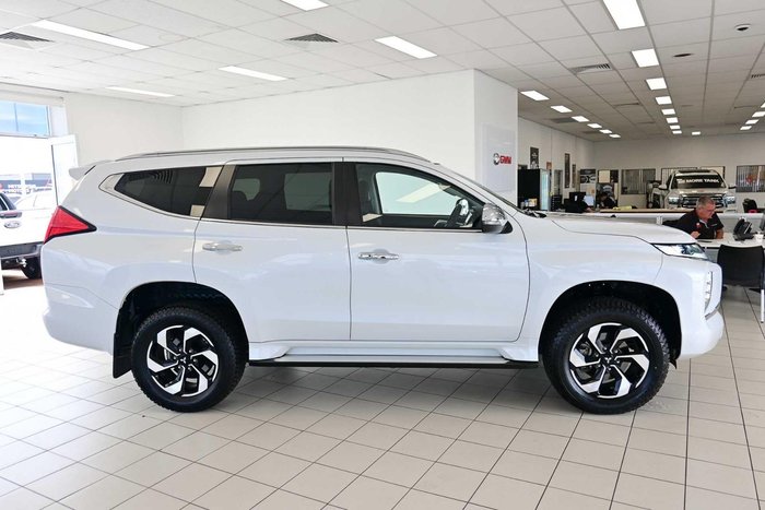 2024 Mitsubishi Pajero Sport GLS